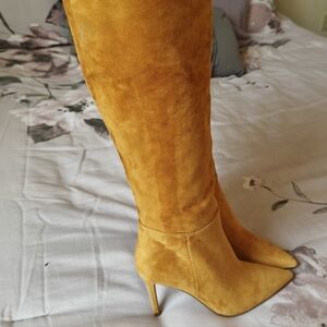 Vince Camuto Tall Pointed-Toe Over-the-Knee Suede Boots in Bright Brown. NWOB